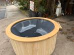 Hottub met binnenkachel en polyester kuip, Tuin en Terras, Ophalen, Nieuw, Trap