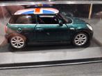 MINI COOPER Union Jack groen - 1/43, Hobby en Vrije tijd, Modelauto's | 1:43, Ophalen of Verzenden, Zo goed als nieuw