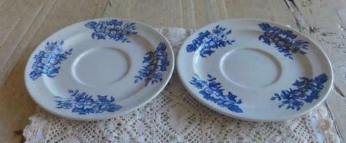 2 Franse schoteltjes, blauwe bloemen, BP Porcelaine Pyroblan, Huis en Inrichting, Keuken | Servies, Gebruikt, Kop(pen) en/of Schotel(s)