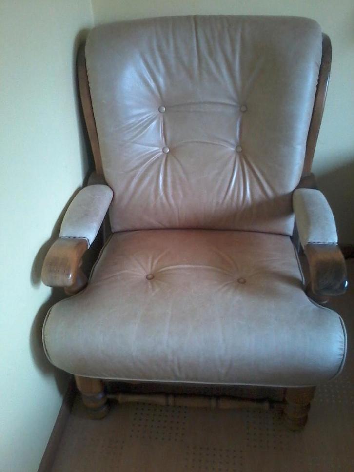 Fauteuil in hout en leder (retro), Huis en Inrichting, Fauteuils, Gebruikt, Hout, Leer, Ophalen