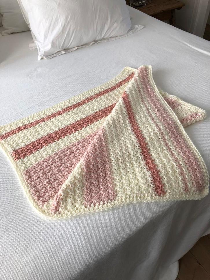 HANDGEMAAKTE DEKEN SPREI BABY WIEG BEDJE WOL NIEUW, Kinderen en Baby's, Dekens, Slaapzakjes en Inbakerproducten, Nieuw, Deken