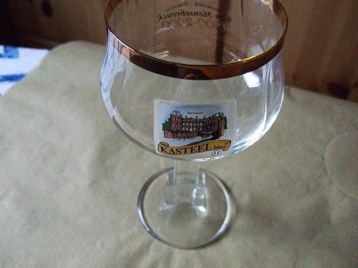 KASTEELBIER bierglas o/voet/Speciale uitvoering, Verzamelen, Biermerken, Nieuw, Glas of Glazen, Overige merken, Ophalen of Verzenden