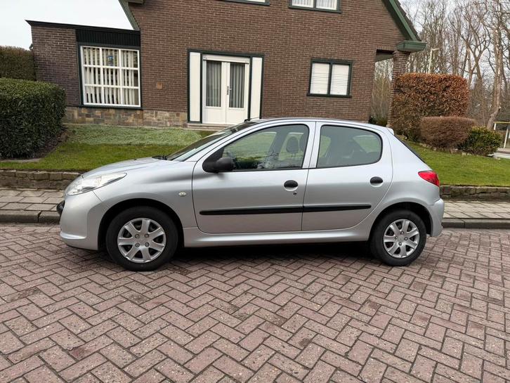 Peugeot 206+, 1.1i benzine 080300km 5deurs reeds gekeurd, Auto's, Peugeot, Bedrijf, Te koop, 206+, ABS, Airbags, Boordcomputer