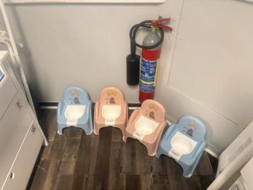 Plaspotjes beschikbaar voor biedingen