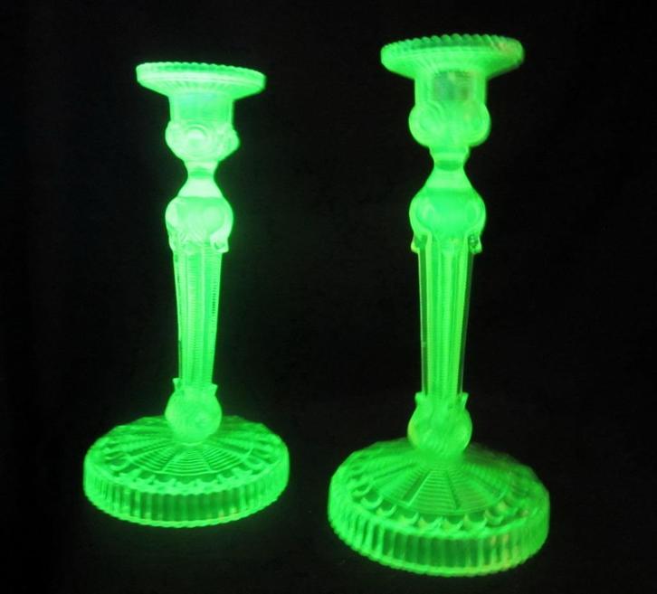 2 vaseline uranium glas art deco: kandelaars, ca 1920, Antiek en Kunst, Antiek | Glaswerk en Kristal, Verzenden