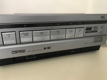 70s of 80s VHS videospeler Prosco IV-707 beschikbaar voor biedingen