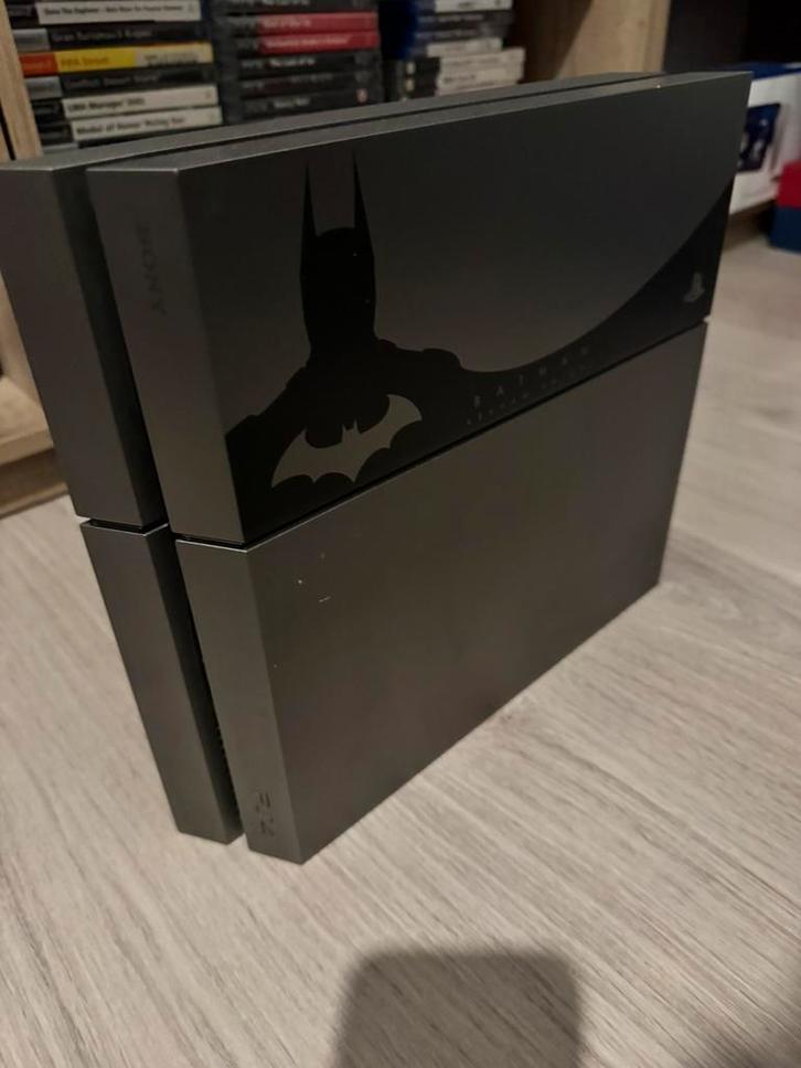 PS4 Batman Arkham Edition + nieuwe sealed controller, Consoles de jeu & Jeux vidéo, Consoles de jeu | Sony PlayStation 4, Utilisé