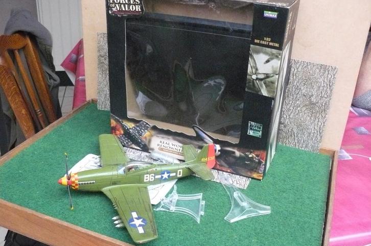 Mustang P 51  Minimax Forces of Valor  1/32, Hobby & Loisirs créatifs, Modélisme | Avions & Hélicoptères, Comme neuf, Avion, Autres marques