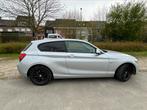 BMW 1-serie, Auto's, Te koop, Zilver of Grijs, Stadsauto, Benzine