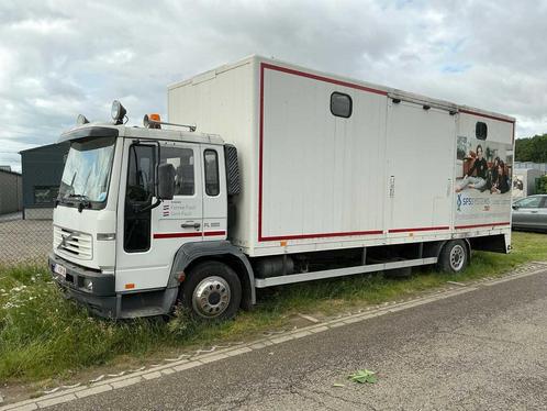 2002 Volvo FL220 FL6H42R Paardenvrachtwagen, Dieren en Toebehoren, Paarden en Pony's | Trailers en Aanhangwagens, Gebruikt, Overige typen