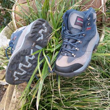 Hoge wandelschoenen maat 38. beschikbaar voor biedingen