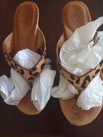Zo goed als nieuwe slippers "UCC" n, Kleding | Dames, Ophalen of Verzenden, Slippers