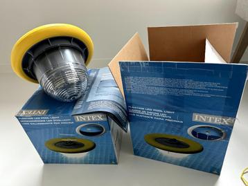 LED drijfbare zwembadverlichting Intex (set van 2 stuks) beschikbaar voor biedingen