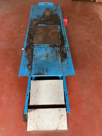 Motorheftafel te koop beschikbaar voor biedingen