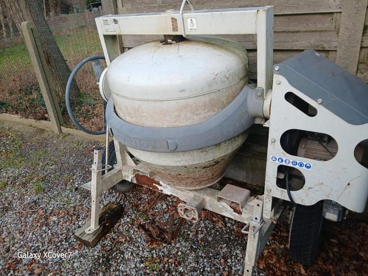 Stopt als aannemer, Doe-het-zelf en Bouw, Betonmolens, Ophalen of Verzenden