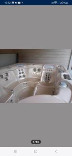 Jacuzzi. Gratis geleverd geplaatst, Ophalen of Verzenden, Zo goed als nieuw