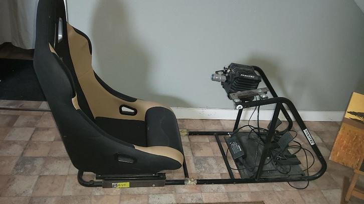 volant gamer Fanatec avec siège baquet, Games en Spelcomputers, Games | Pc, Gebruikt, Simulatie, 1 speler, Vanaf 7 jaar, Virtual Reality