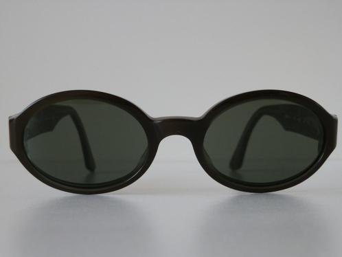 Byblos zonnebril. B189-S., Handtassen en Accessoires, Zonnebrillen en Brillen | Dames, Zo goed als nieuw, Zonnebril, Overige merken