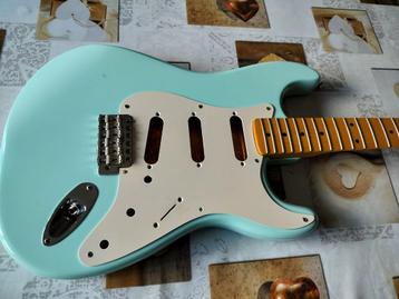 Gitaaronderdelen voor stratocaster  beschikbaar voor biedingen