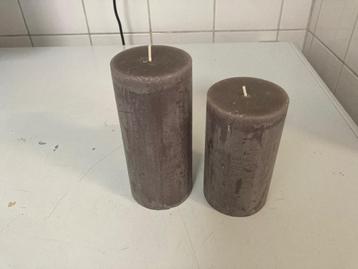 2 kaarsen beschikbaar voor biedingen