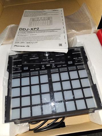 Pioneer DDJ-XP2 DJ CONTROLLER + decksaver!  zwart