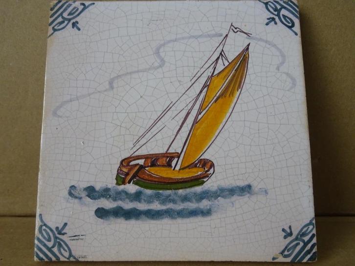 Vintage tegel Tichelaar Makkum zeilboot schip 13x13cm 1960, Antiek en Kunst, Curiosa en Brocante, Ophalen of Verzenden