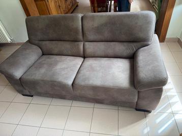 Divan brun en nubuck beschikbaar voor biedingen