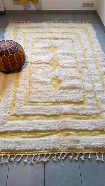 Authentiek Handgemaakt Berber Tapijt – Luxe en Warmte beschikbaar voor biedingen