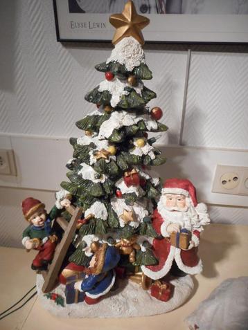 kerstboom met lichtjes beschikbaar voor biedingen