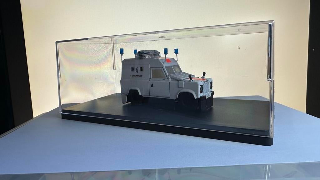 Land Rover irlandaise en résine - gendarmerie Rijkswacht, Hobby en Vrije tijd, Modelauto's | 1:43, Gebruikt, Overige typen, Overige merken