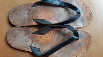 Teenslippers leder zwart Elli Kos 38 als nieuw handmade beschikbaar voor biedingen