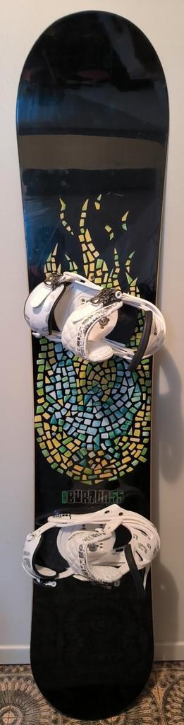 snowboard Burton 155 met nieuwe Burton bindingen, Sport en Fitness, Snowboarden, Gebruikt, Board, Ophalen