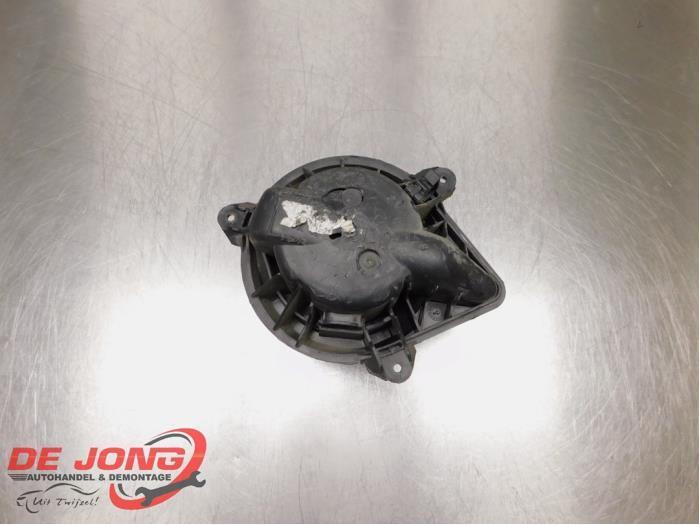 Moteur de ventilation chauffage d'un Opel Vivaro, Autos : Pièces & Accessoires, Autres pièces automobiles, Opel, Utilisé, 3 mois de garantie