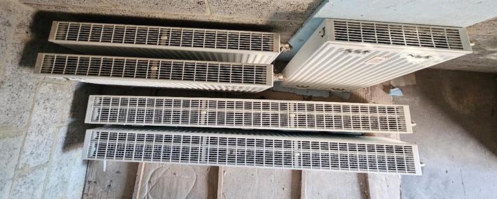 Radiator 100 cm breedte 2 stuks, Bricolage & Construction, Chauffage & Radiateurs, Comme neuf, Radiateur, 800 watts ou plus, 30 à 80 cm