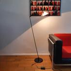 Lampadaire réglable à un bras Pola Design Amstelveen, Postmodern Nederlands design, Enlèvement ou Envoi, Verre, 150 à 200 cm