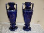2 vases anciens porcelaine bleue et doré n 423 vintage déco, Antiquités & Art, Antiquités | Vases, Enlèvement ou Envoi