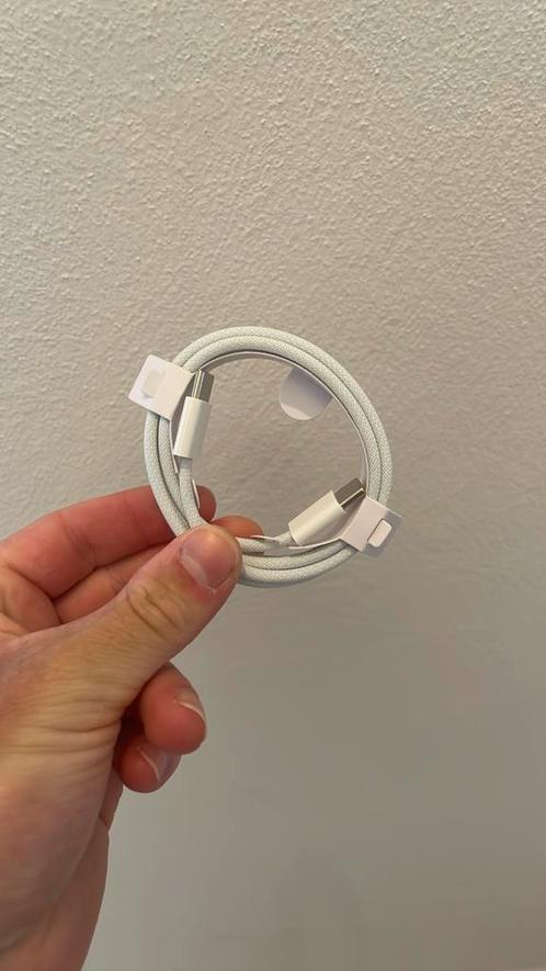 Originele Apple iPhone 15/16 USB-C naar USB-C kabel, Telecommunicatie, Mobiele telefoons | Telefoon-opladers, Nieuw, Apple iPhone