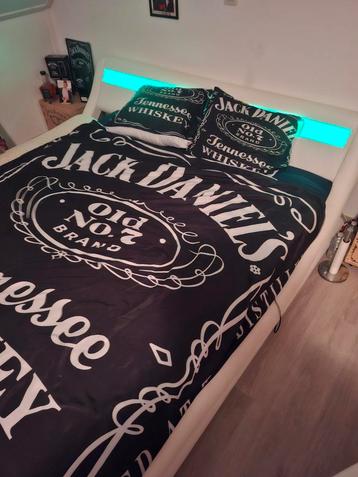 Wit leder bed 220cm x 200 met led  beschikbaar voor biedingen