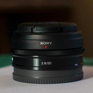 Sony E 20mm f/2.8 pancake beschikbaar voor biedingen