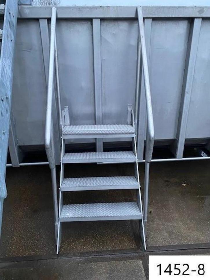 1452. IJzeren trappen / trap / noodtrap / bordes / manbak, Doe-het-zelf en Bouw, Ladders en Trappen, Gebruikt, Trap, Ophalen