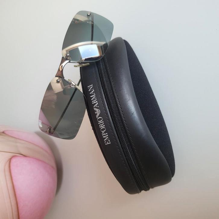 Zonnebril Giorgio Armani, Diversen, Overige Diversen, Zo goed als nieuw, Ophalen of Verzenden