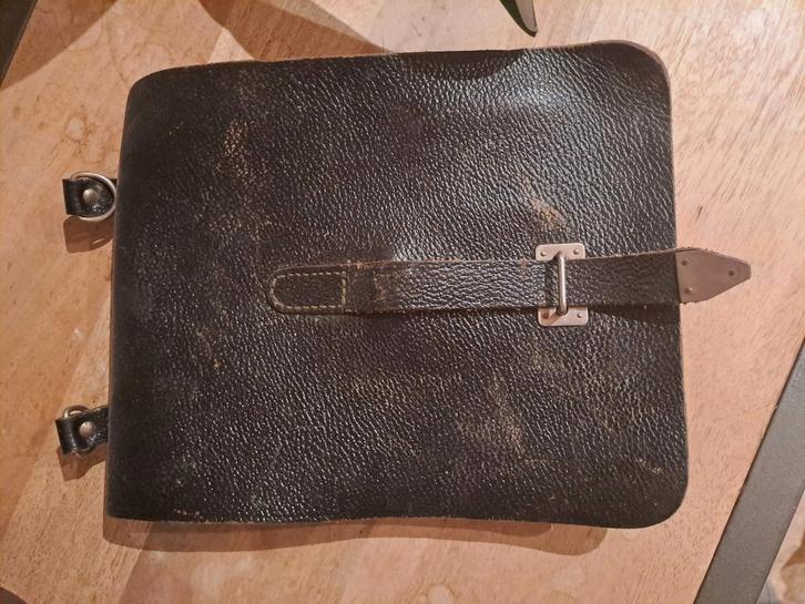 Ancienne sacoche militaire en cuir – porte-cartes / étui ter, Collections, Objets militaires | Général, Enlèvement ou Envoi