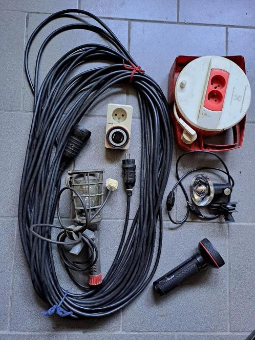 Lot de Matériel électrique divers, Doe-het-zelf en Bouw, Elektriciteit en Kabels, Gebruikt, Schakelaar, Ophalen of Verzenden