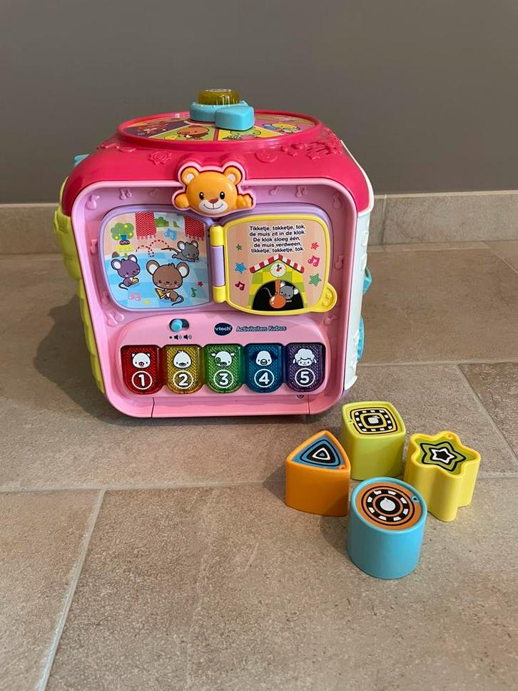 Roze activiteiten kubus vtech, Kinderen en Baby's, Speelgoed | Vtech, Zo goed als nieuw, Ophalen