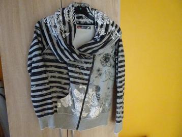 Gilet Sweet Desigual beschikbaar voor biedingen
