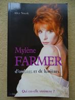"Mylène Farmer d'ombres et de lumière" - livre - 2011, Enlèvement ou Envoi, Comme neuf, Autres sujets/thèmes