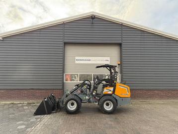 Giant G2700 X-TRA HD+ minishovel €599 LEASE 2024 833 uur beschikbaar voor biedingen