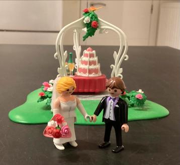 Playmobil : Couple de mariés avec tonnelle.