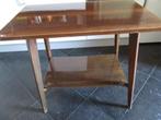 très sympa petite table d'appoint vernie en bois. Années?, Ophalen