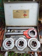 draadsnijkussens gasbuizen of waterleiding+ staander, Doe-het-zelf en Bouw, Ophalen, Gebruikt